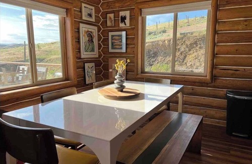 Greybull Cabin | Traut Cabin - Mountain Views & Family Friendly