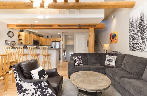 Saddle Ridge House | True Ski-in/ski-out Saddle Ridge Townhome - private hot tub, new bathrooms