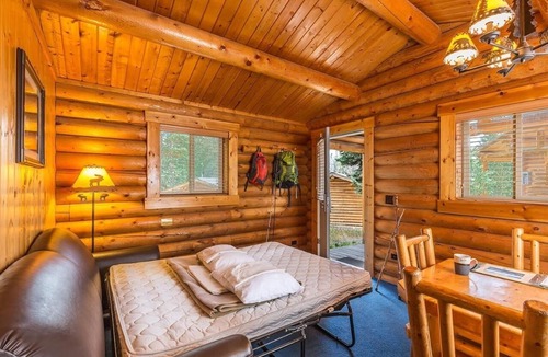 Moran Hotel | Two Enchanting Mountain Cabin with Lodge Feel | Close to Yellowstone
