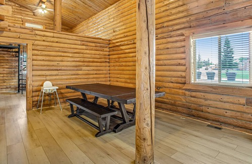 St. Charles Cabin | Two-story lodge with large dining area