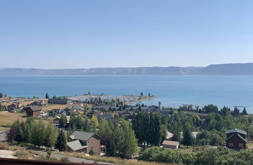 Harbor Village Cabin | Unbeatable view; hot tub; theater; 9’ spiral slide; arcade games; coupons&treats