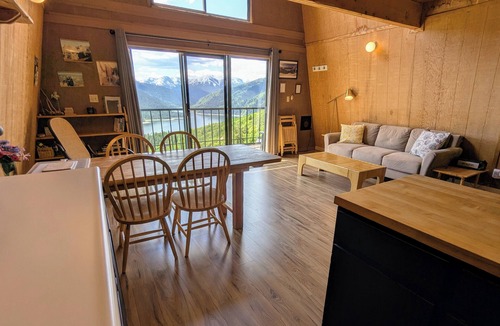 Irwin Cabin | Unbelievably Scenic Mountainside Cabin