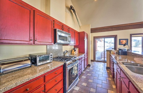 Sun Valley House | Unique Mountain Escape w/2 Decks < 2 Mi to Skiing