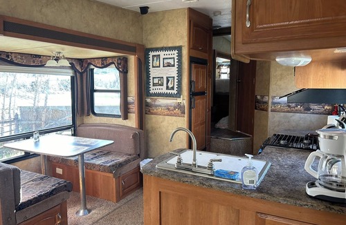 Gardiner House | Unique Yellowstone Camping Glamping Getaway. RV on Solo Sight w/Full Hookups