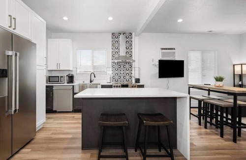 Spokane House | Updated Family Friendly Hillyard Gem NEW HOT TUB!
