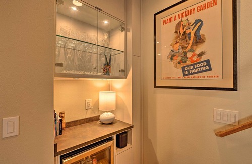 Miller Park House | Upscale Townhome in Capitol Hill with AC & views of the Cascades