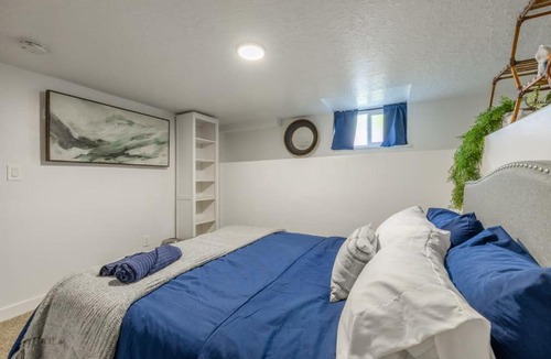 People's Freeway Hotel | Urban Oasis With Private Parking