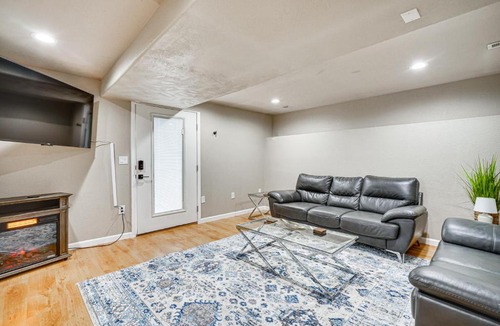 Salt Lake County Apartment | Utah Apartment: 2 Mi to Amphitheatre