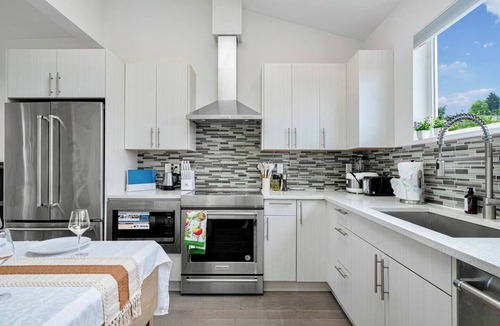 North Queen Anne Villa | [VIEW] 3BR Queen Anne House | Rooftop | NEW PROMO