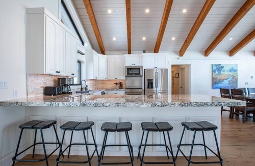 Alpine House | ViewTopia - On 35 Acres Salt River - Trail Riding