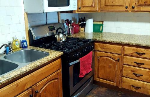 St. Anthony House | Vintage Cozy Family Home near National Parks
