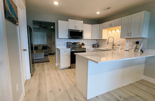 Harbor Village Condo | Wake Up to Bear Lake: Scenic Townhouse-style Condo Retreat