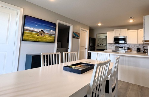 Harbor Village Condo | Wake Up to Bear Lake: Scenic Townhouse-style Condo Retreat