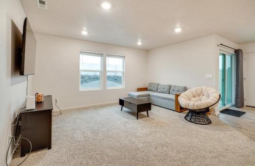 Cheney House | Walk to The Plains Golf Course: Getaway in Cheney!
