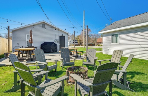 Elk Rapids House | Walkable 3-Unit Escape Near Elk Lake & Bay Access!