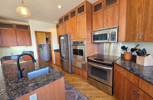 Wapato Point House | Wapato Point Family Oasis Sleeps 12 w/Private Buoy, Hot Tub, 6 Bedrooms 5.5 Bath