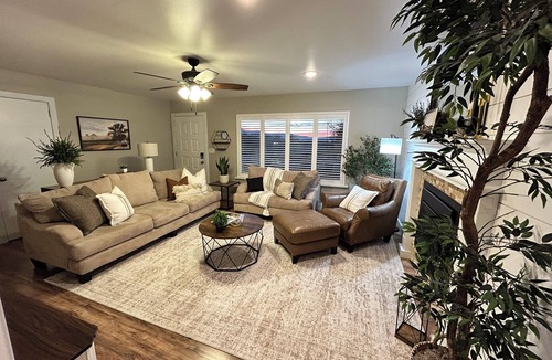 Hyde Park House | Warm and inviting 5 bedroom home near Logan, USU and wedding venues