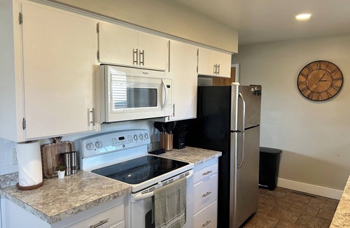 Hyde Park House | Warm and inviting 5 bedroom home near Logan, USU and wedding venues