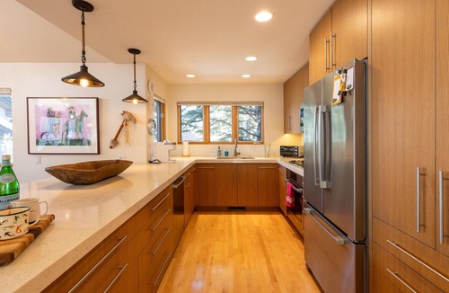 Warm Springs House | Warm Springs Ski Way Home | Pool, Pickleball, and More!