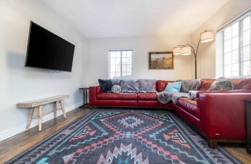 Cottonwood Heights House | Wasatch Cottonwood Canyons Cottage-HotTub PoolTable Skier's Dream