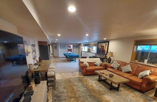 Woodland Estates House | Wasatch Front Mtn Ski Guest Suite-4 Beds, 3 Rms, Sleeps 7