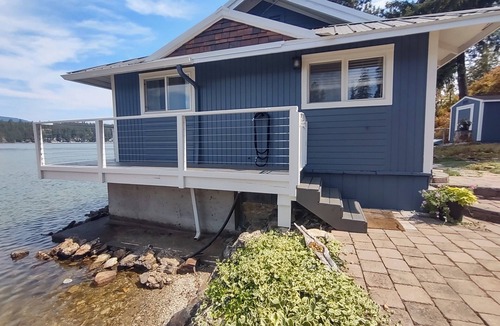 Newman Lake House | Waterfront beach cottage! Sandy beach, fish from deck, 3 kayaks, 2 standup PB
