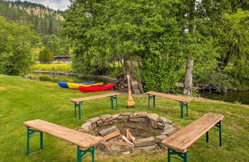 St. Maries House | Waterfront Cabin w/2 Boat Docks & Mtn Views!