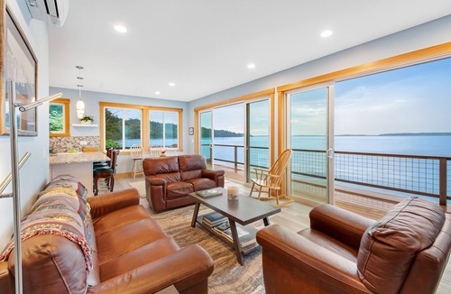 Kingston House | Waterfront home with amazing sound and mountain views - AC, kayaks, washer/dryer