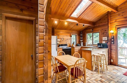 Sequim House | Waterfront, Rustic, Hot Tub, Pet-Friendly