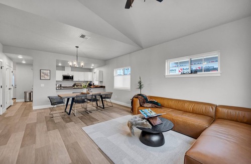 Riverfront House | Welcome to Riverbend at Sawmill, a comfortable and well-located stay in Missoula’s vibrant Sawmill District. Just steps from the Clark Fork River, Ogren Park, and the river trail, this thoughtfully appointed space offers easy access to downtown.