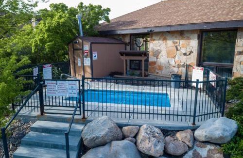 Wolf Creek House | Welcoming Wolf Getaway WL1405 Ski Escape Hot Tub