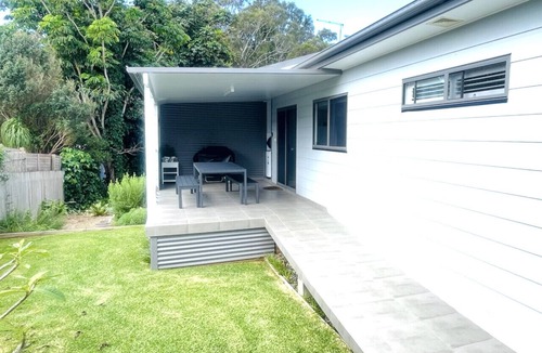 Port Macquarie Apartment | Whale Tales - end of Season - 5 mins to Headland