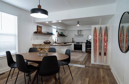 Garden District Cottage | Where We Roam Cottage - Walk to Downtown & Lake