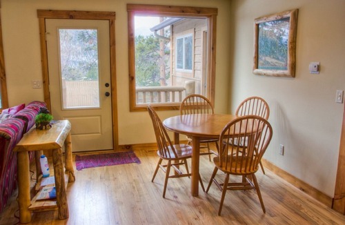 Estes Park House | "Whispering Pines" Next Door to Rocky Mountain National Park.