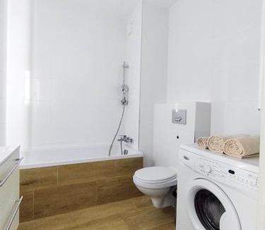 Chylonia Apartment | White & Blue Studio