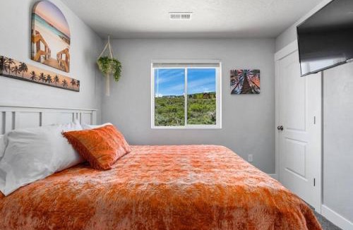 Sweetwater House | White House of Bear Lake - Brome