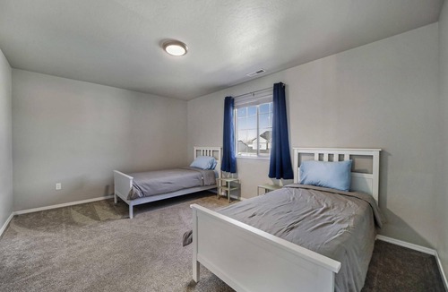 Twin Falls House | "White Tail Castle" NEW! Sleeps 12 comfortably
