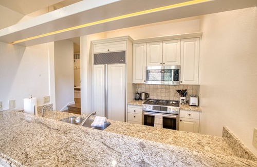 Elkhorn Condo | Wildflower Resort Stay - Sun Valley Condo with King Bed and Mtn Views