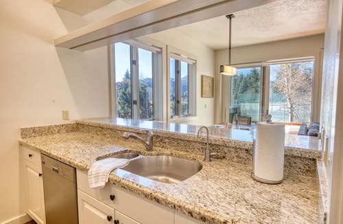 Elkhorn Condo | Wildflower Resort Stay - Sun Valley Condo with King Bed and Mtn Views