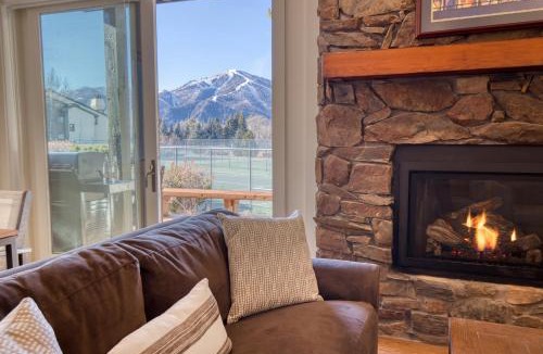 Elkhorn House | Wildflower Resort Stay - Sun Valley Condo with King Bed and Mtn Views