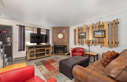 Red Lodge House | Winchester Way Red Lodge