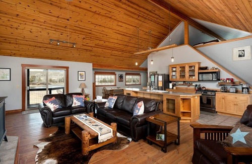 Livingston Cottage | Wonderful River Cottage with Great Hiking Trails in Montana