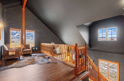 Emigrant House | Yellowstone Fun House | Hot Tub, Game Room + 360° Views