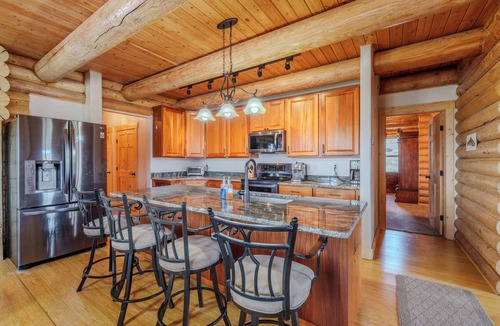 Cameron House | Yellowstone National Park Getaway – Luxury Log Cabin Home Near Madison River