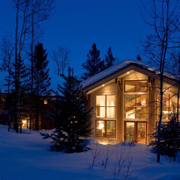 Large Lodge Style Mountainside Ski Chalet, Great Amenities, Amazing Location!