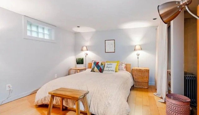 1-bedroom Fabulous Private Studio Suite Walk To Waterfront & Downtown Portland in Portland