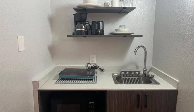 1 Queen Bed|Nsmk,Kitchen in Grants