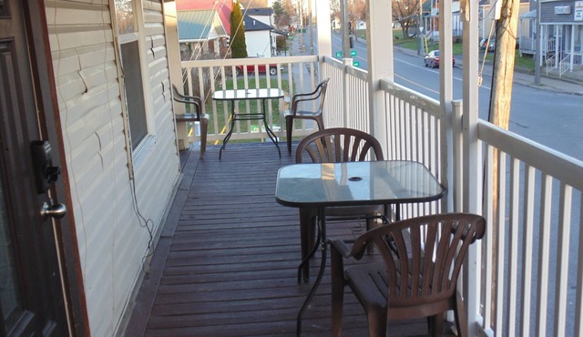 #1 Studio apartment with WiFi, AC in lovely Lefaivre, Ontario in Lefaivre