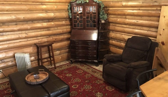 100 Year Old Cabin Sleeps 6 in Paradise Valley, MT