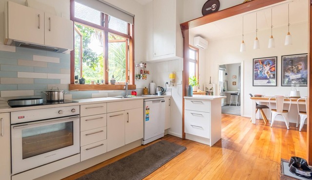 123 Ranolf - 4 Bedroom, 2 Bathrooms in Central Location in Rotorua
